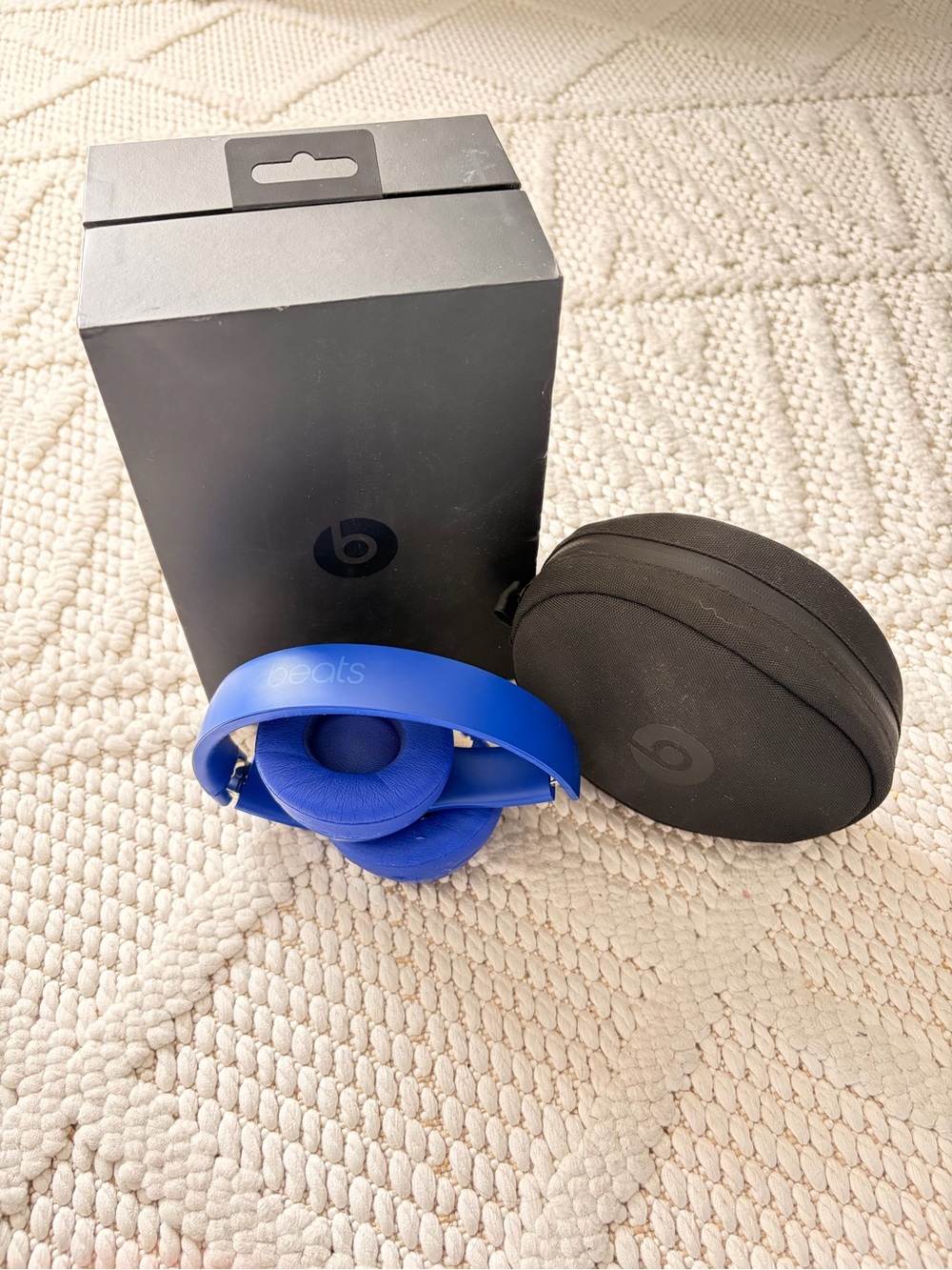 Beats Solo3 Wireless Headphones in Bright Blue